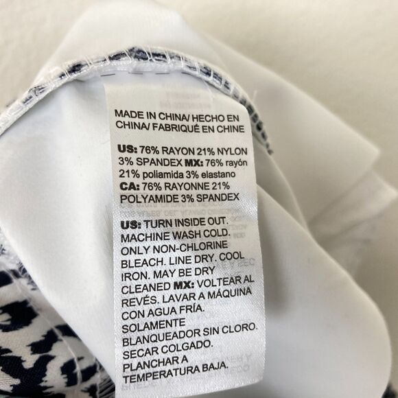 Chico's Slim Straight Ankle Pants  Size 12R Black White Geometric Stretch Pocket - Picture 6 of 6